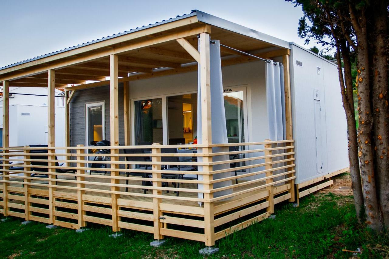 Adrijela Mobile Home Jezera Exterior photo